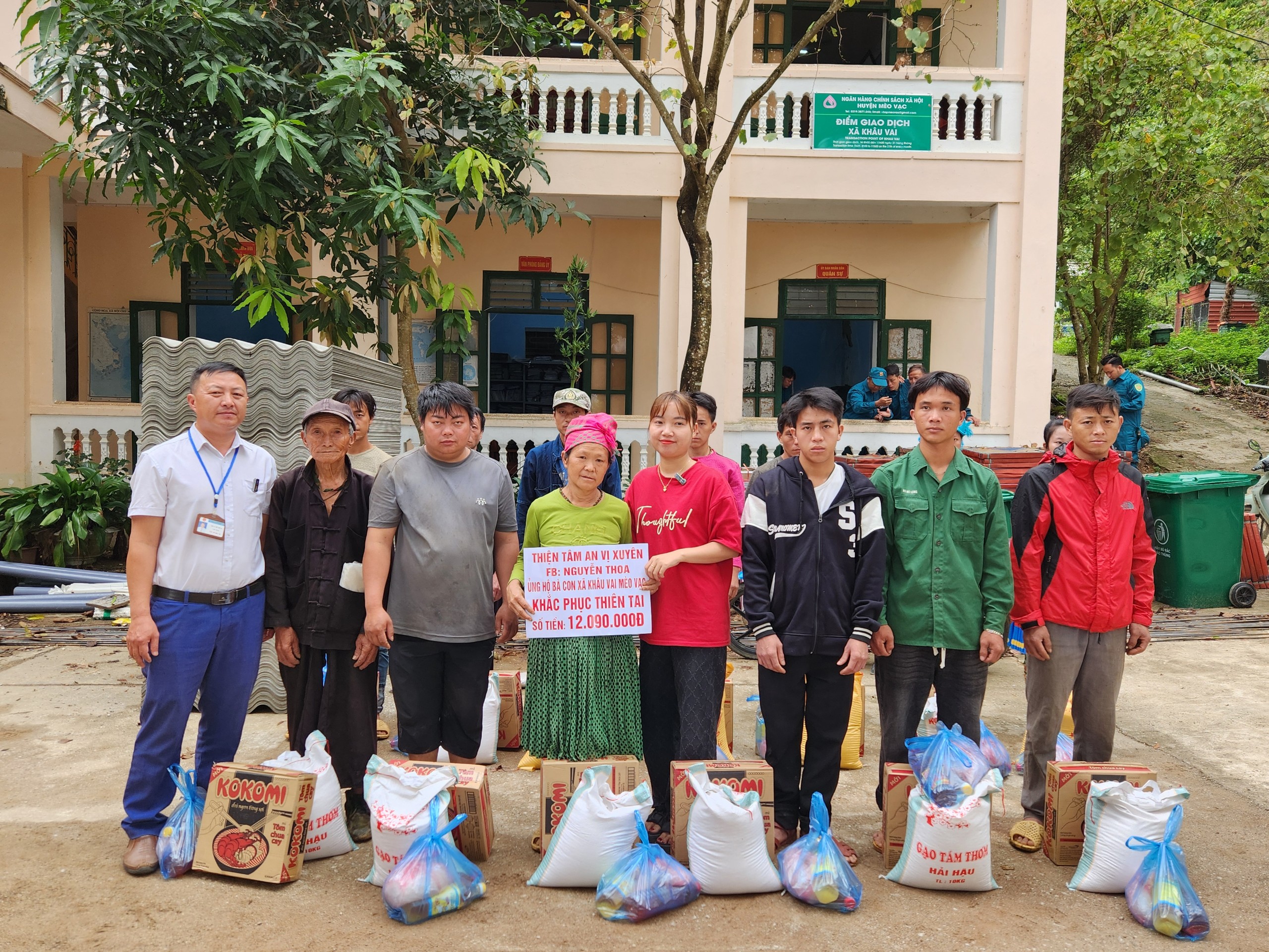 Đoàn từ thiện Tâm An ủng hộ, giúp đỡ nhân dân xã Khâu Vai  khắc phục hậu quả thiên tai